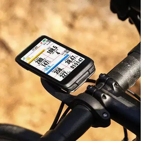 半透過型 TFT モジュールが屋外ディスプレイに最適な理由